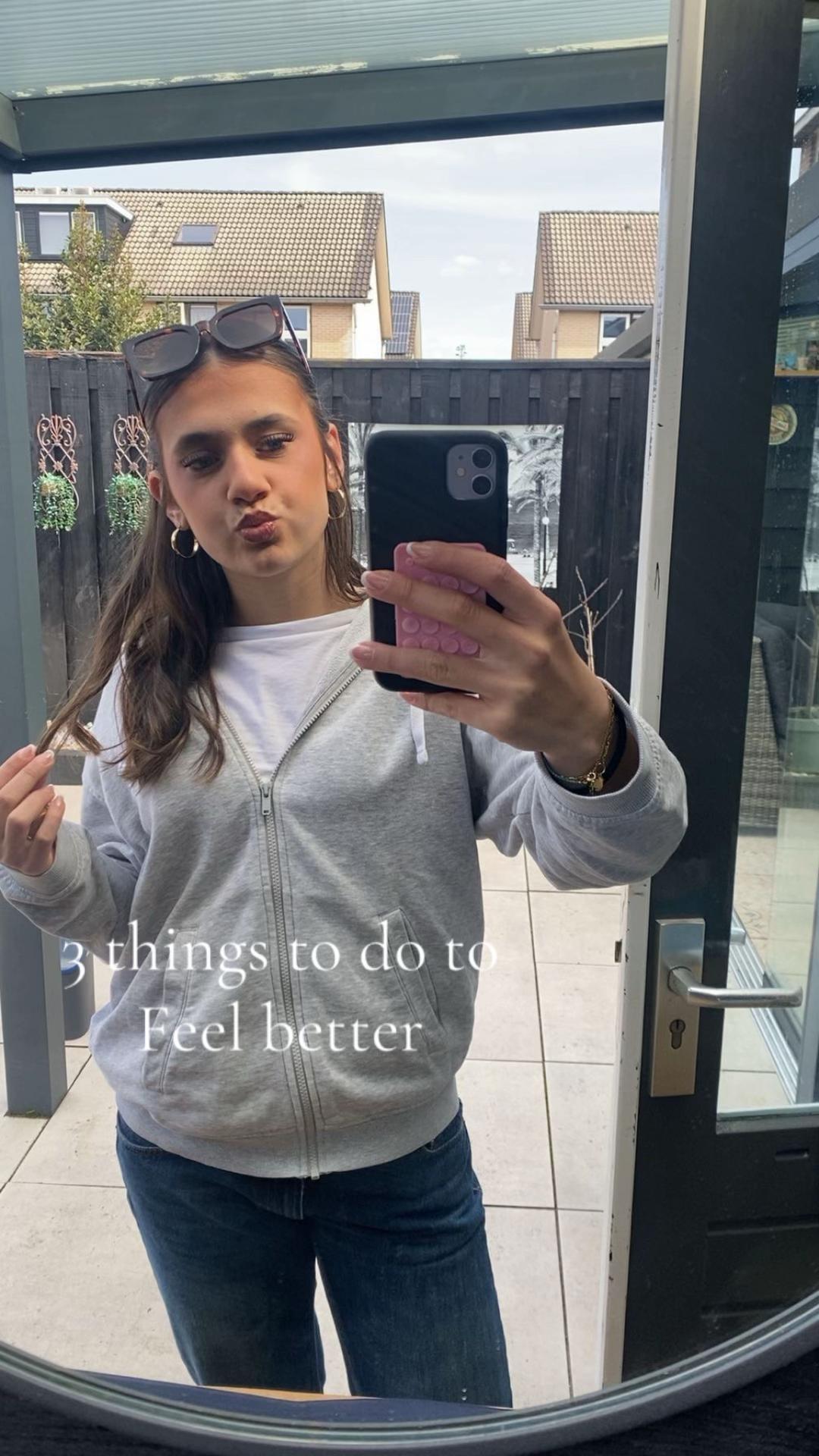 @𝐉