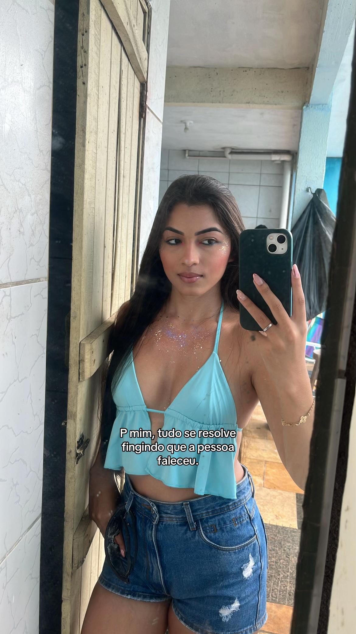 @Adriane Vit&oacute;ria