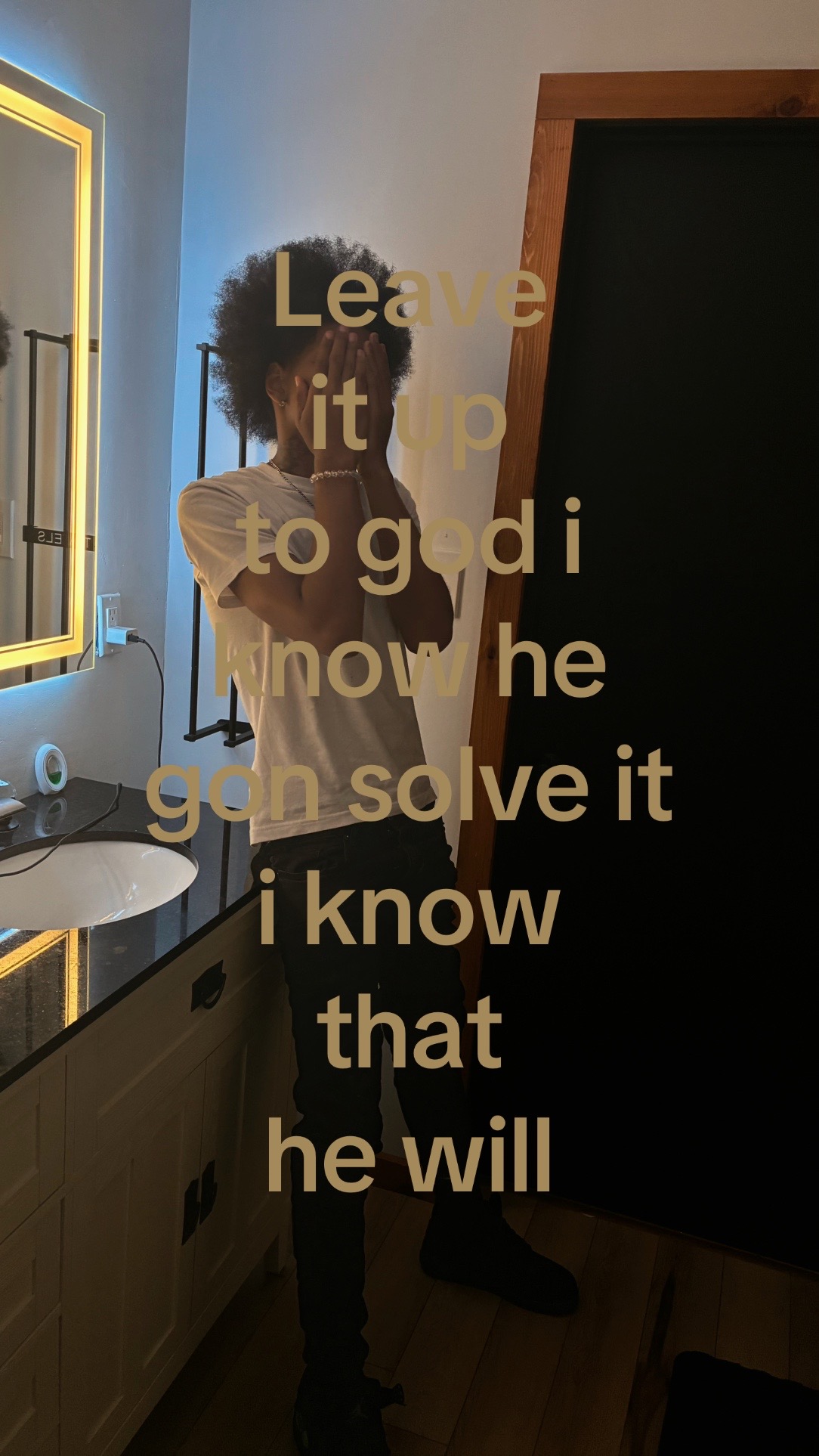 @⃟