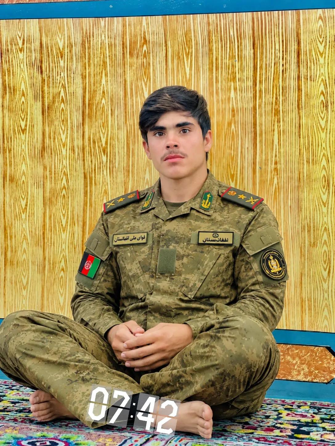 @قومندان(/شعیب/)
