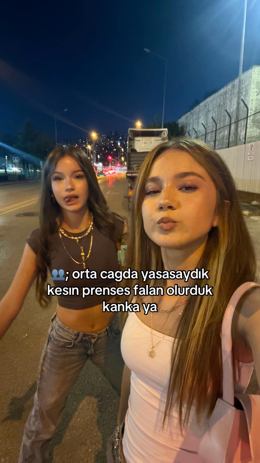 @lola