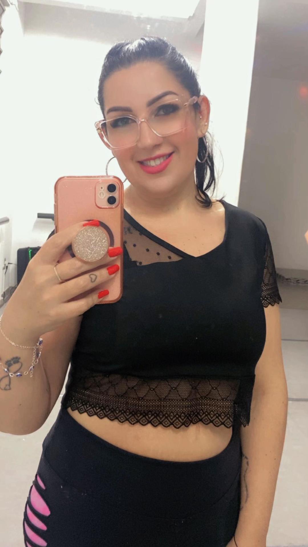 @M&ocirc;nica