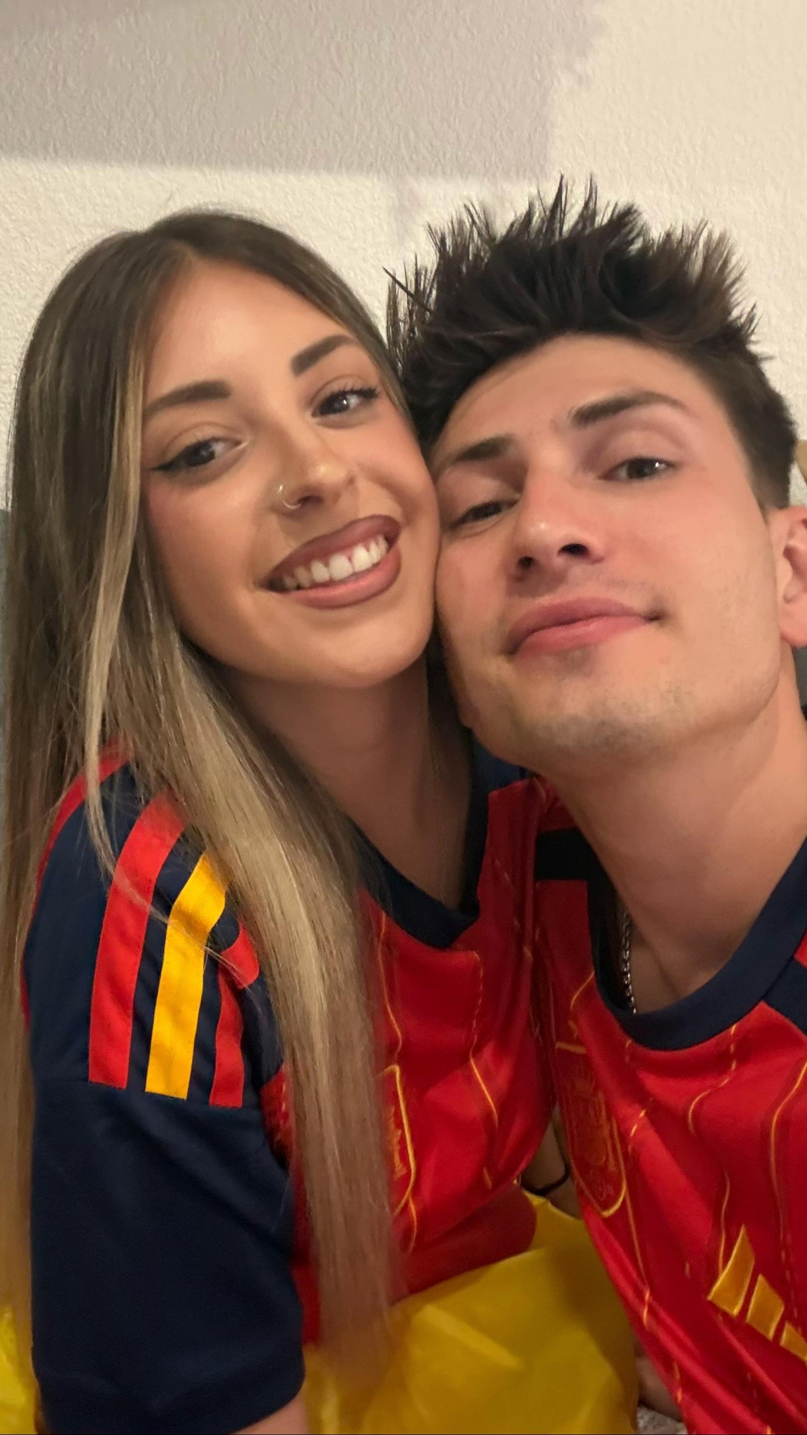 @LUC&Iacute;A