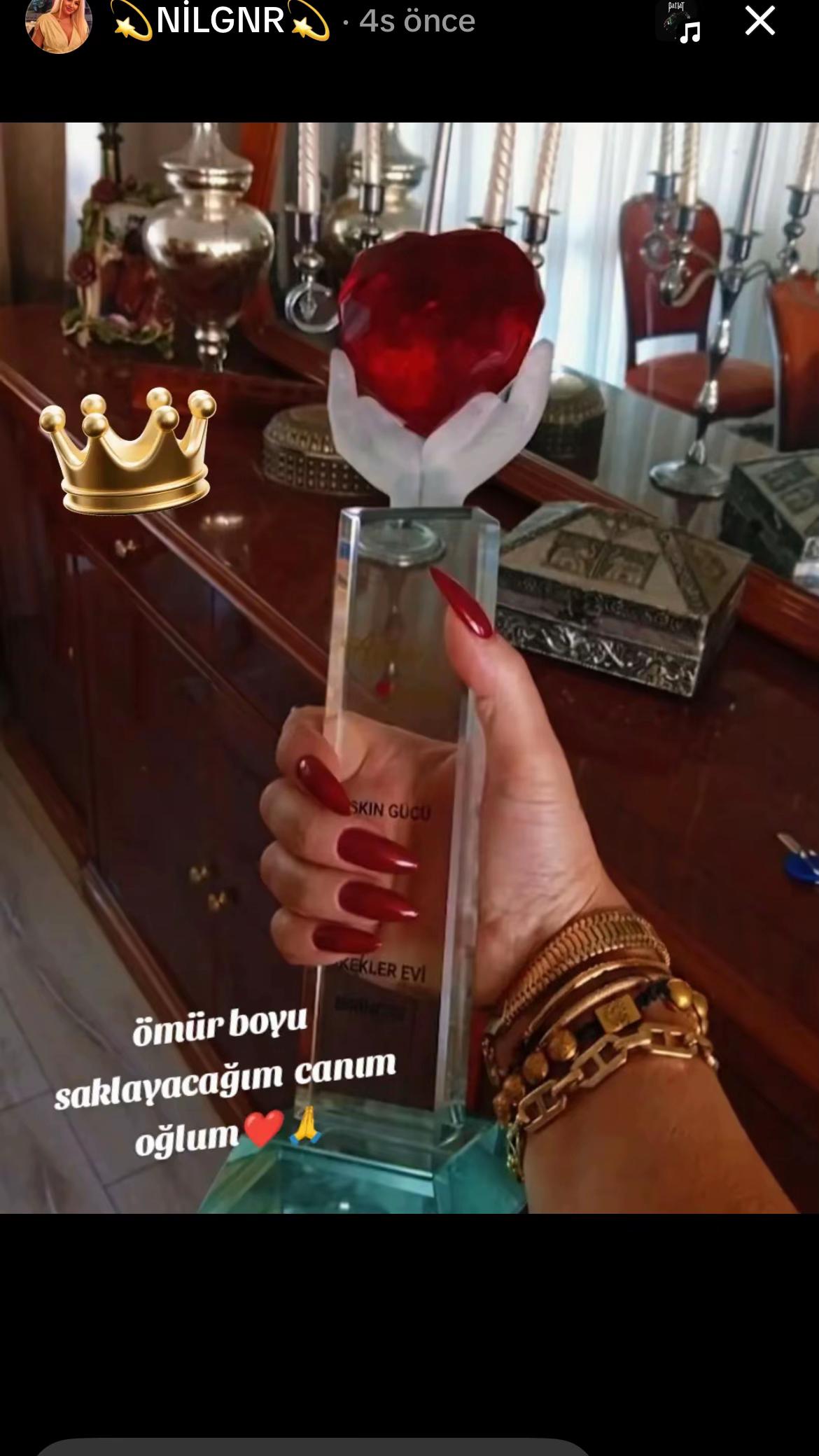 @cerenyias