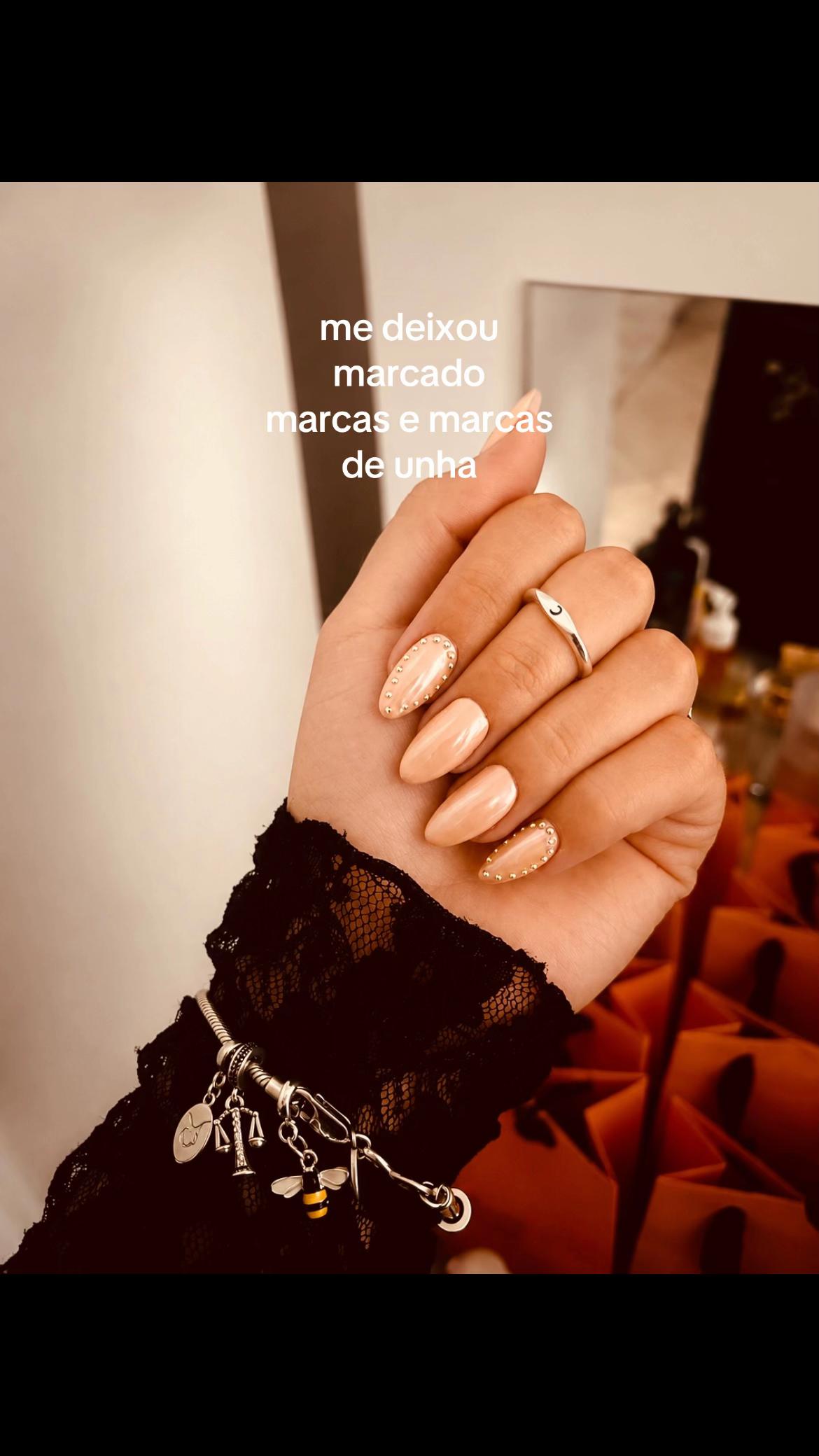 @carolinya