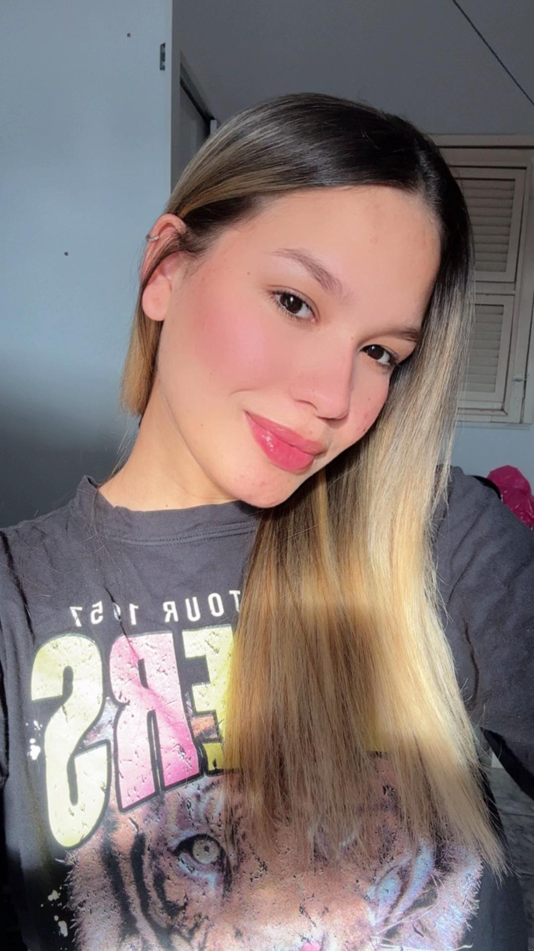 @lari.c 𖤓 🔝