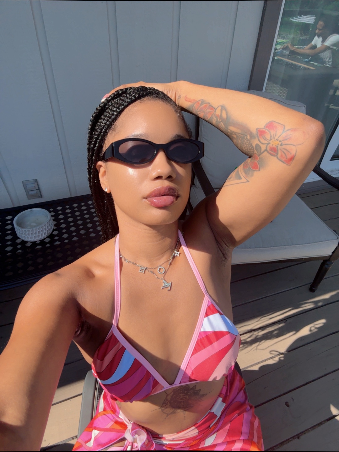 @manipostswhatever