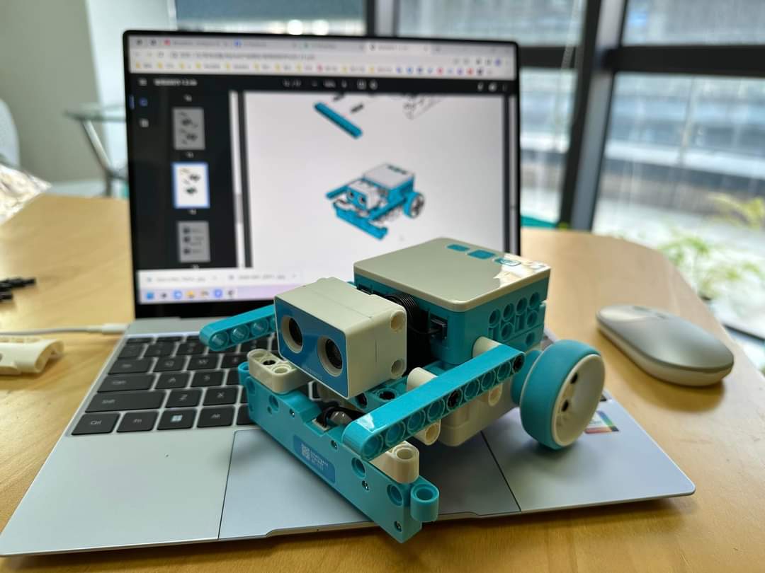 @Robotics & AI | 0701518100