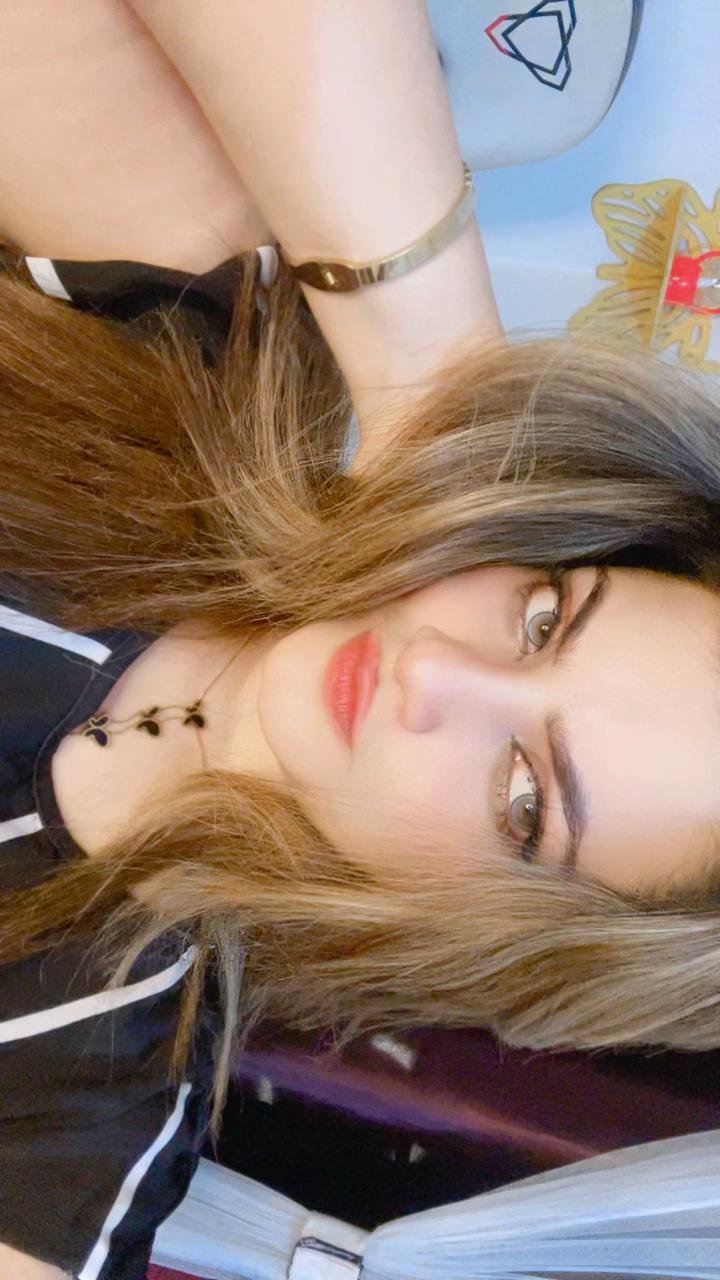 @👸Simran🧏♀️