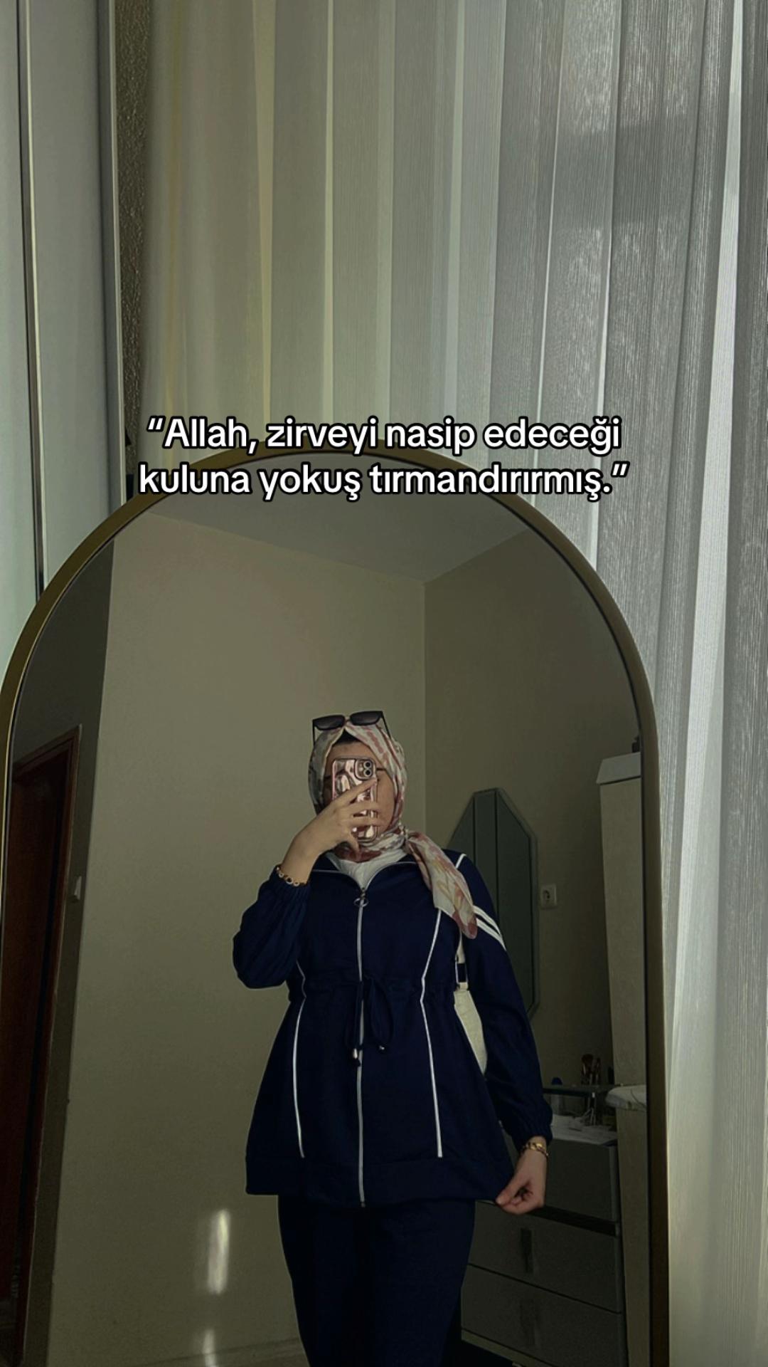 @Menekşe Türkkan