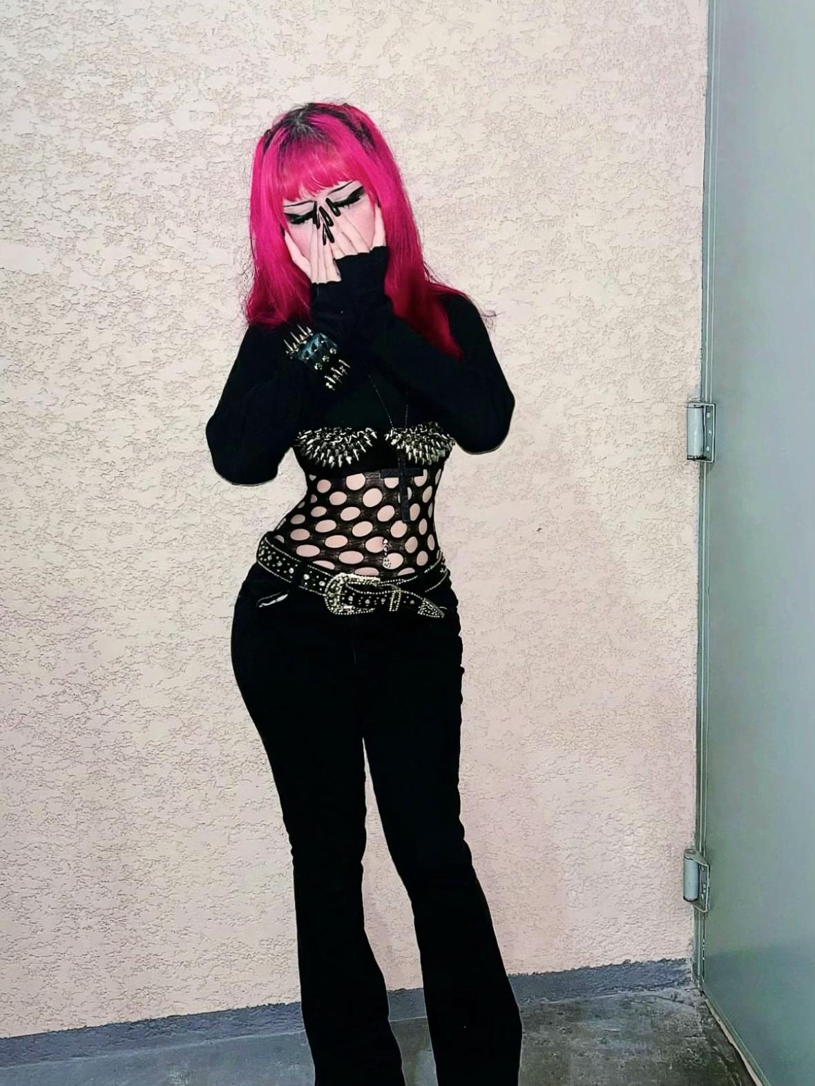 @⌖