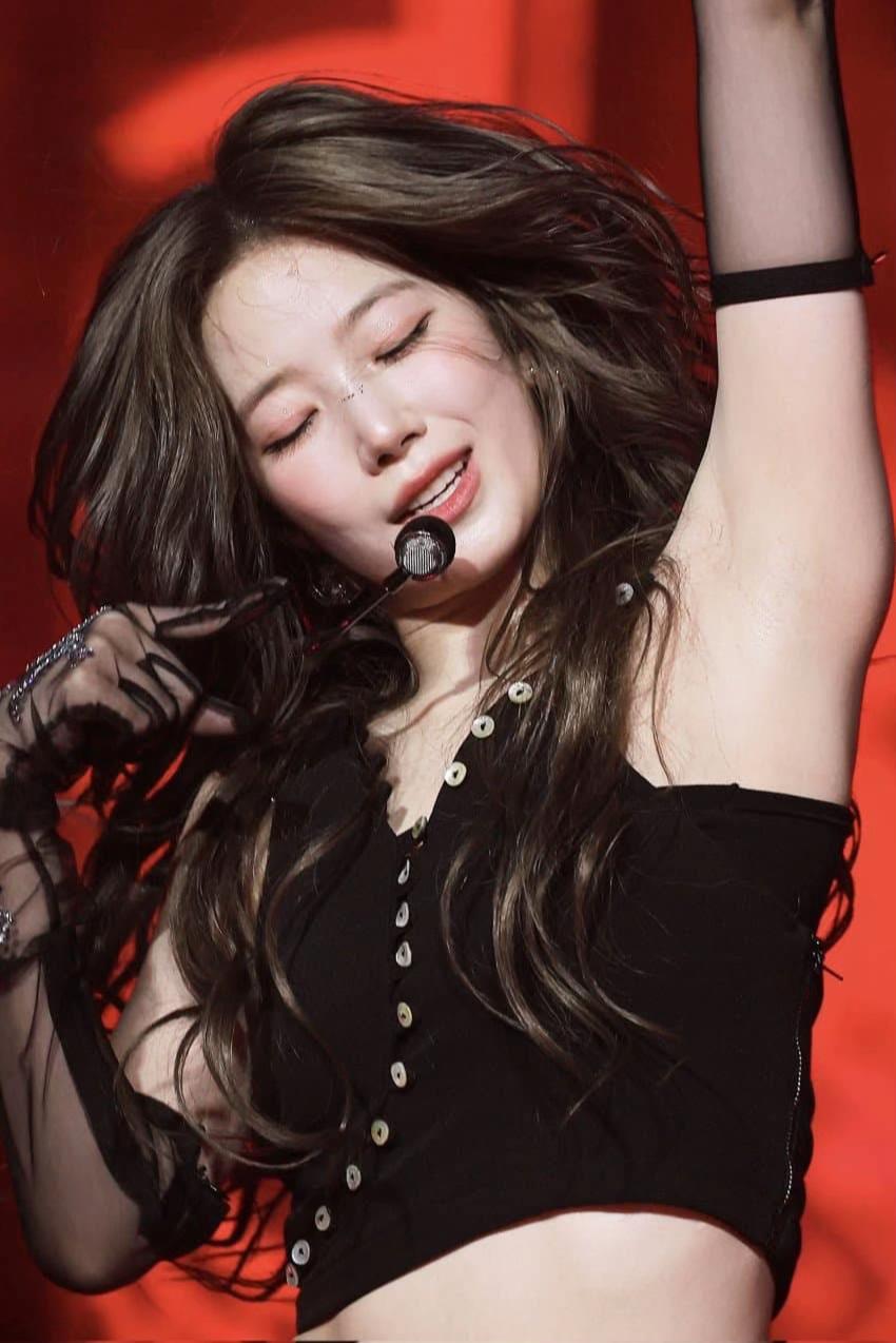 @👸🦋Universal Kpop Idols🦋👑