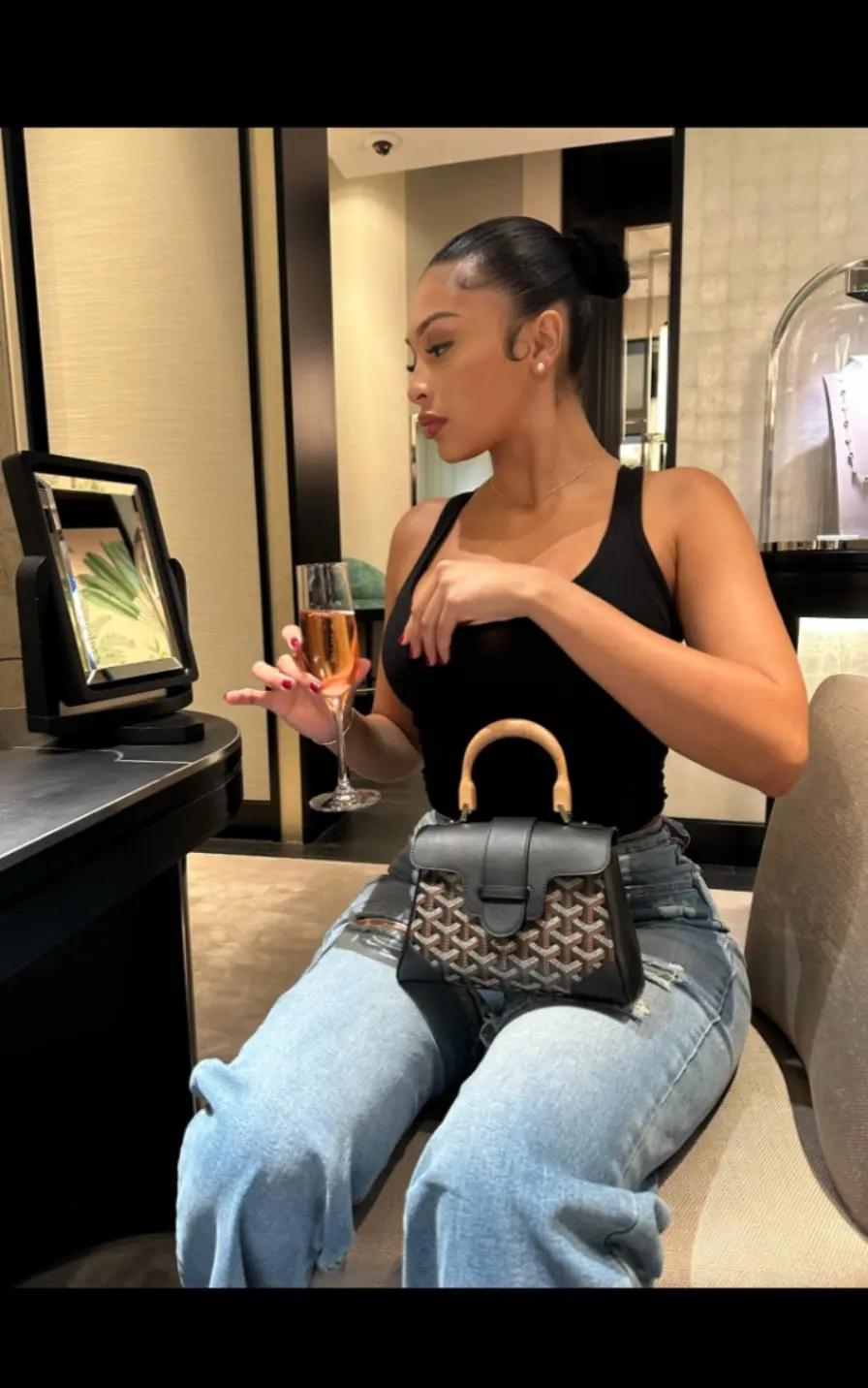 @B✨️