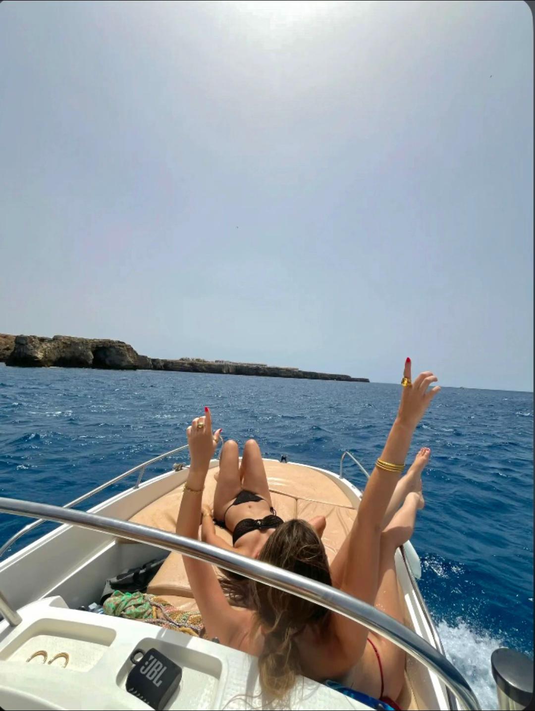 @MARTINA