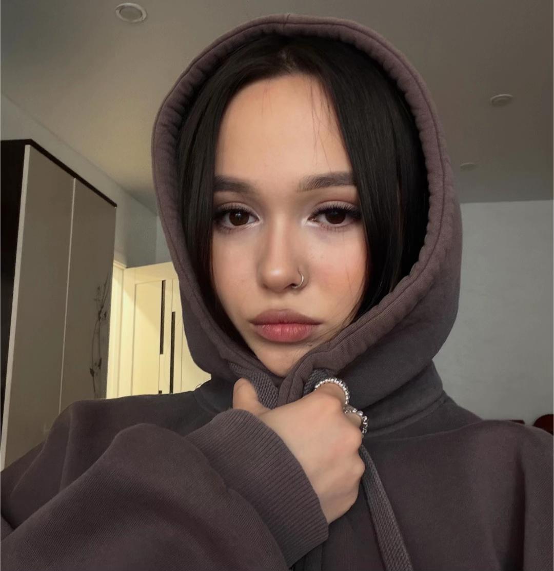 @𝘬𝘳𝘪𝘴𝘵𝘪𝘯𝘬𝘬𝘬𝘢