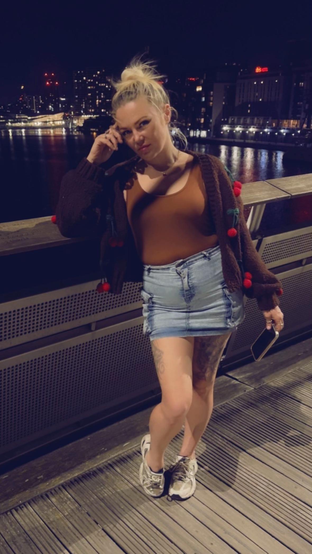 @hayleylouhayley