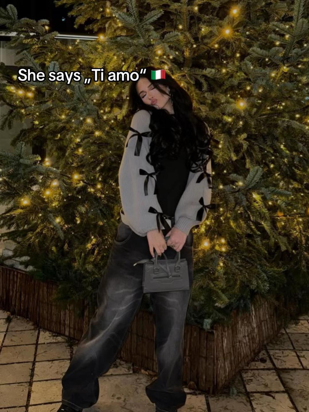 @𝐂𝐫𝐞𝐰𝐧𝐢𝐪𝐮𝐞 🫧