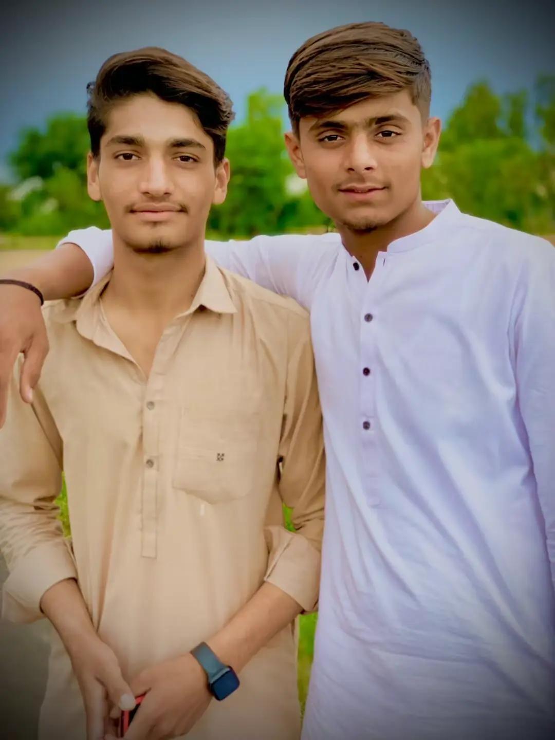 @زینی رکنانہ🥂🖤