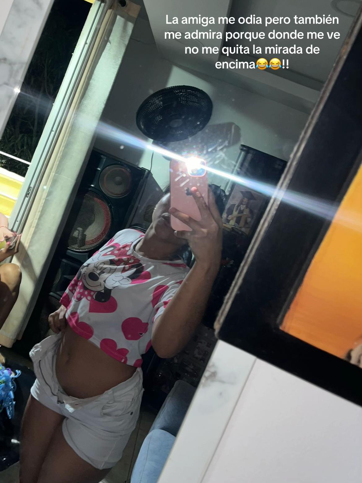 @loraineacosta