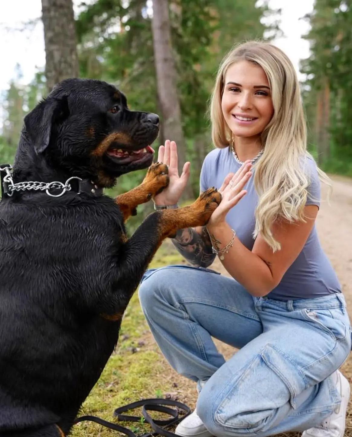 @Sabrina paws