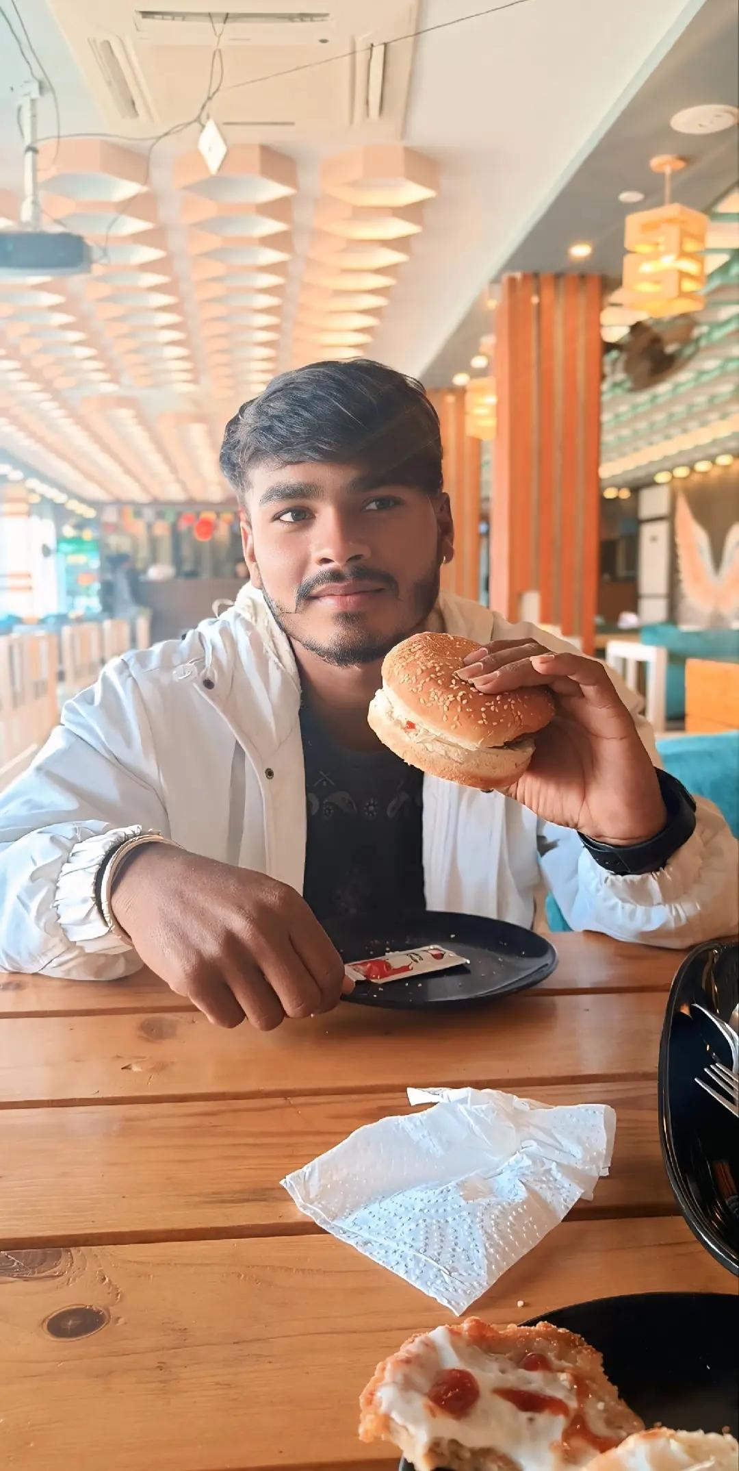 @Rajesh Kumar Nepali💔😥🤔