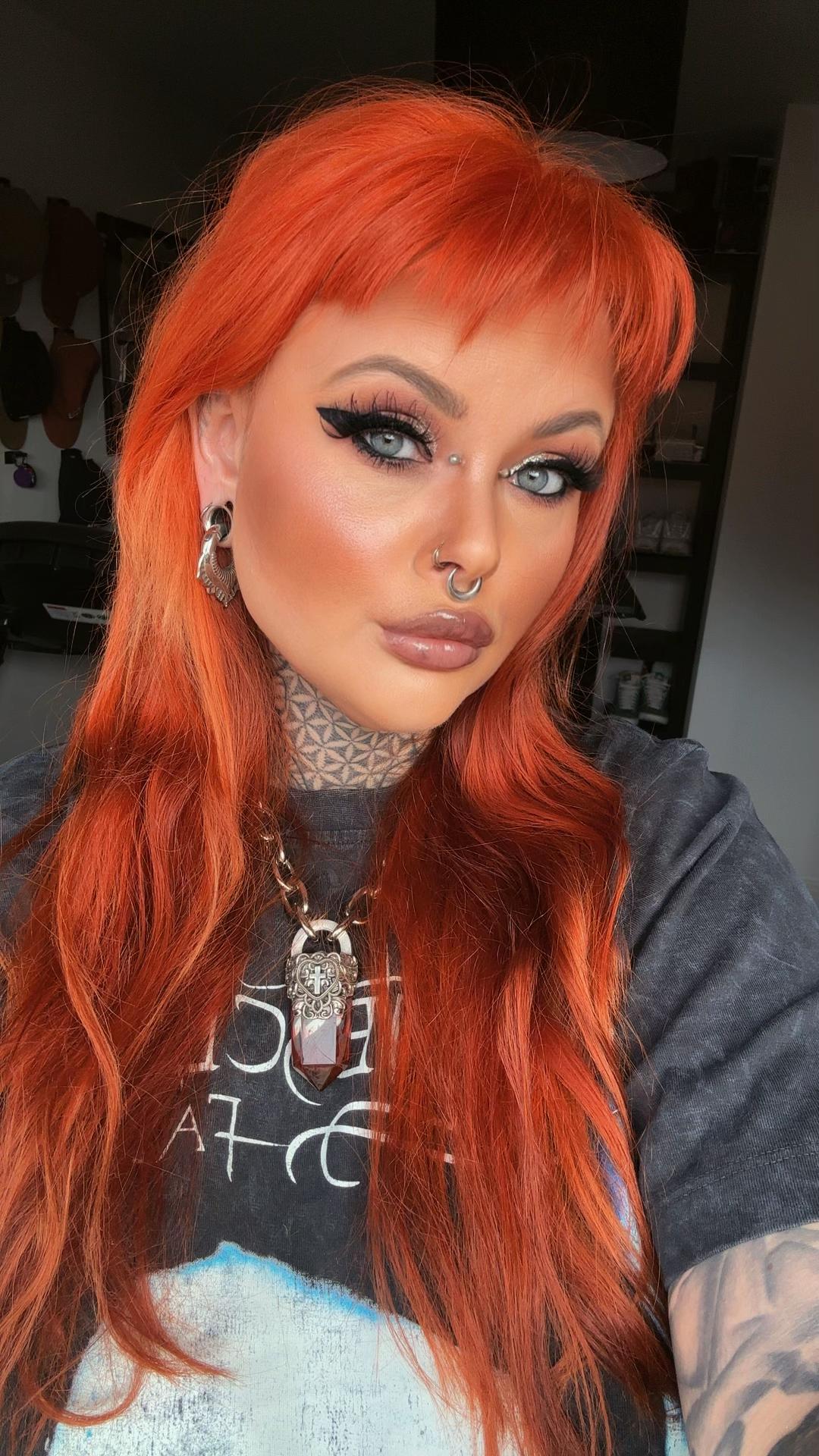 @𝔏𝔞𝔲𝔯𝔞 🥀