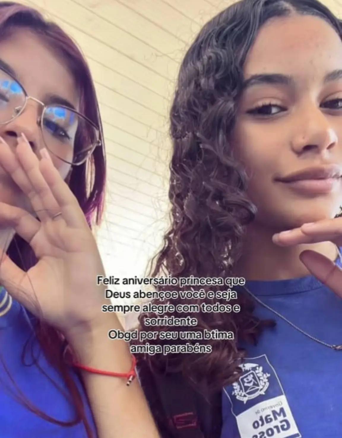 @TheReal.AnaLivia.Arjona