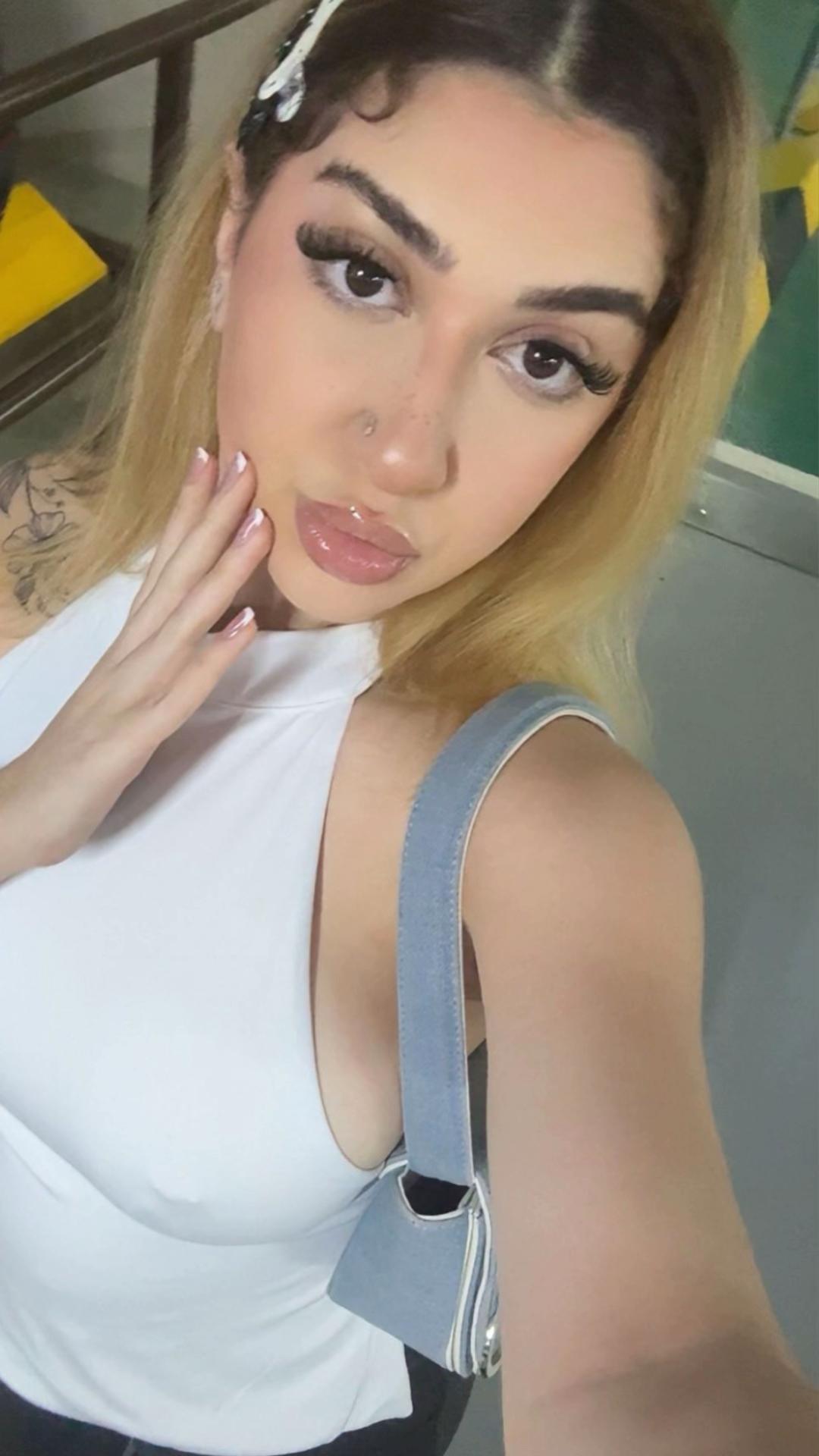 @Tee