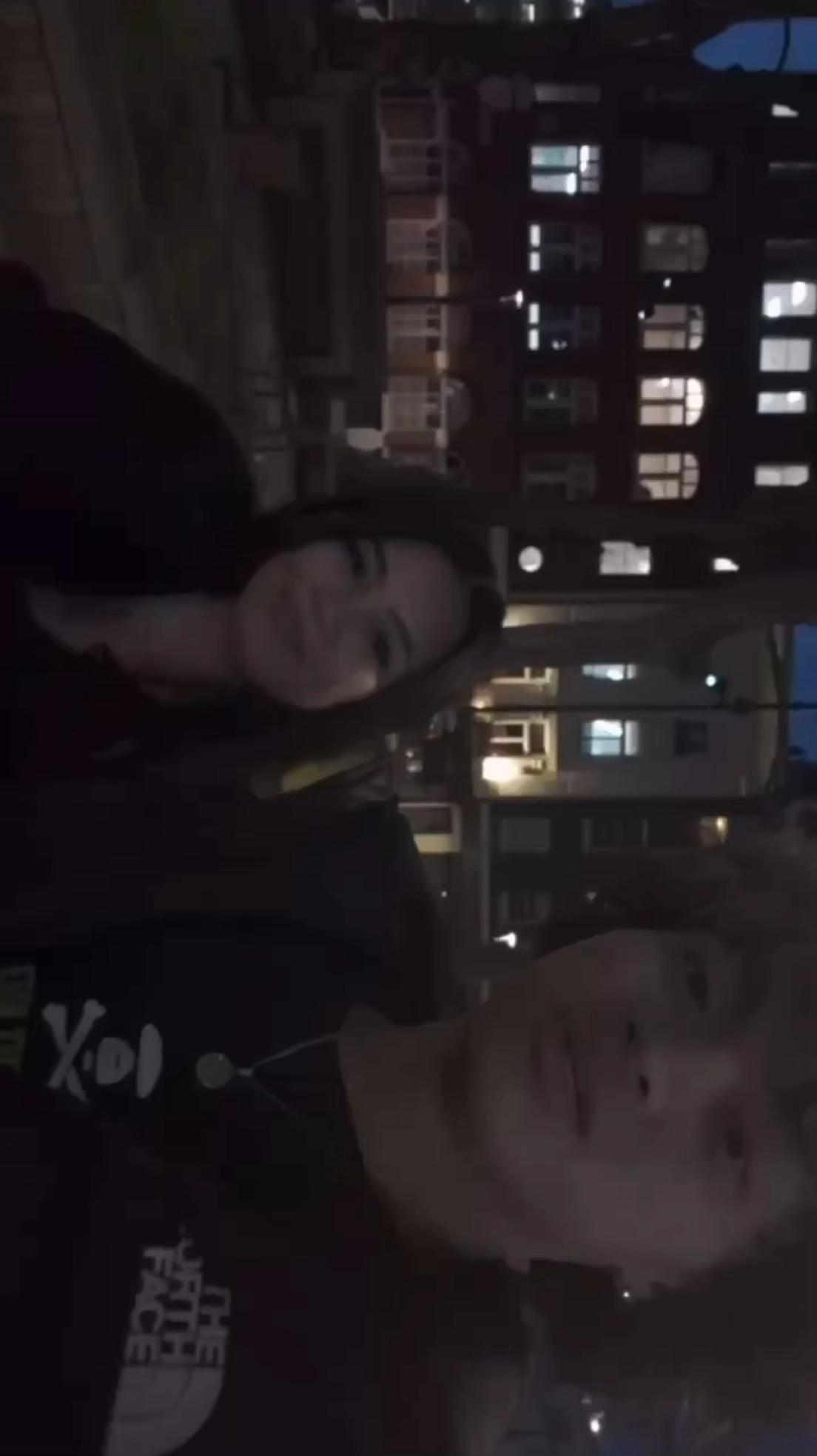 @𝐑
