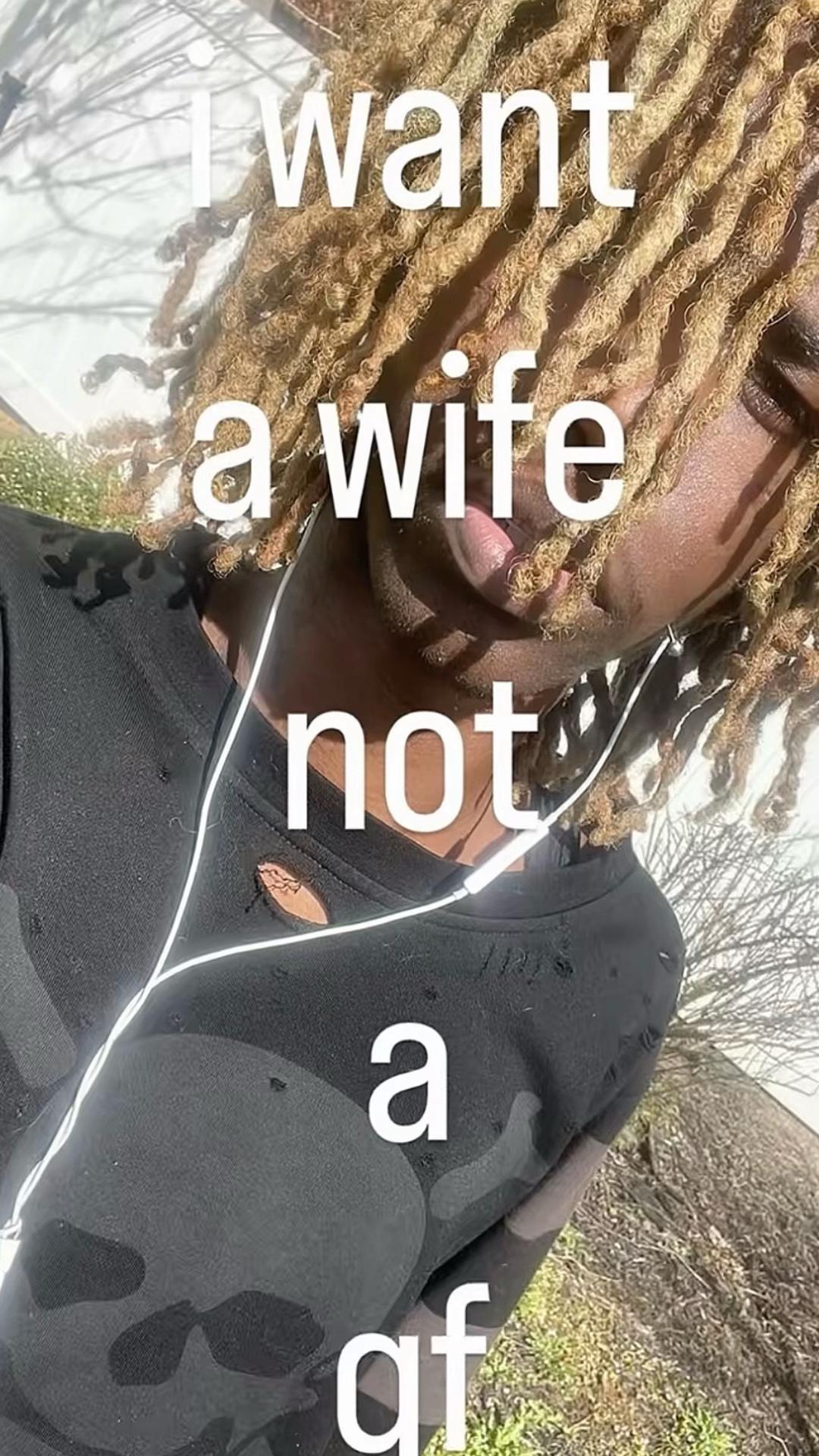 @￴