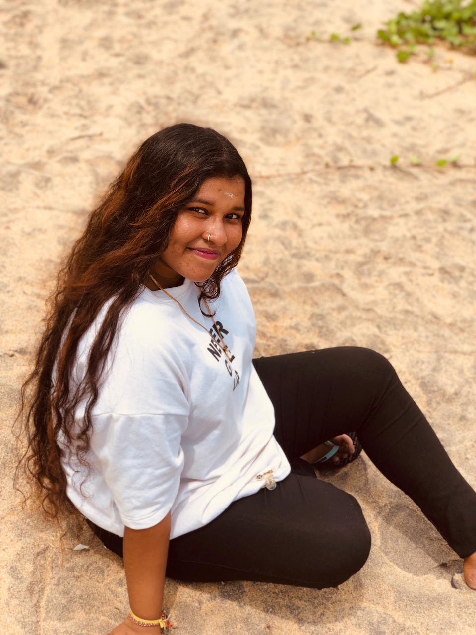 @💙👻janani kanmani👻💙