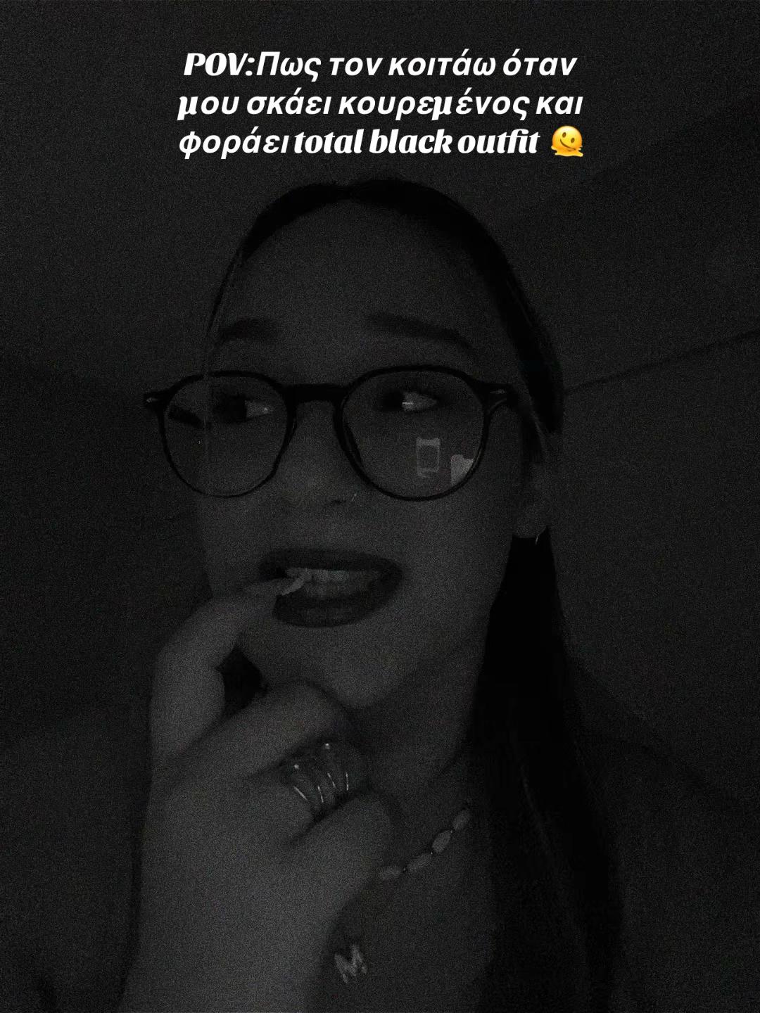 @_.marianthiiii