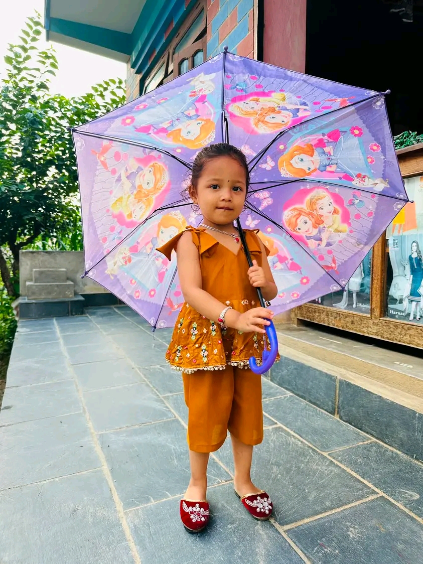 @दिव्यानिको मामु😍