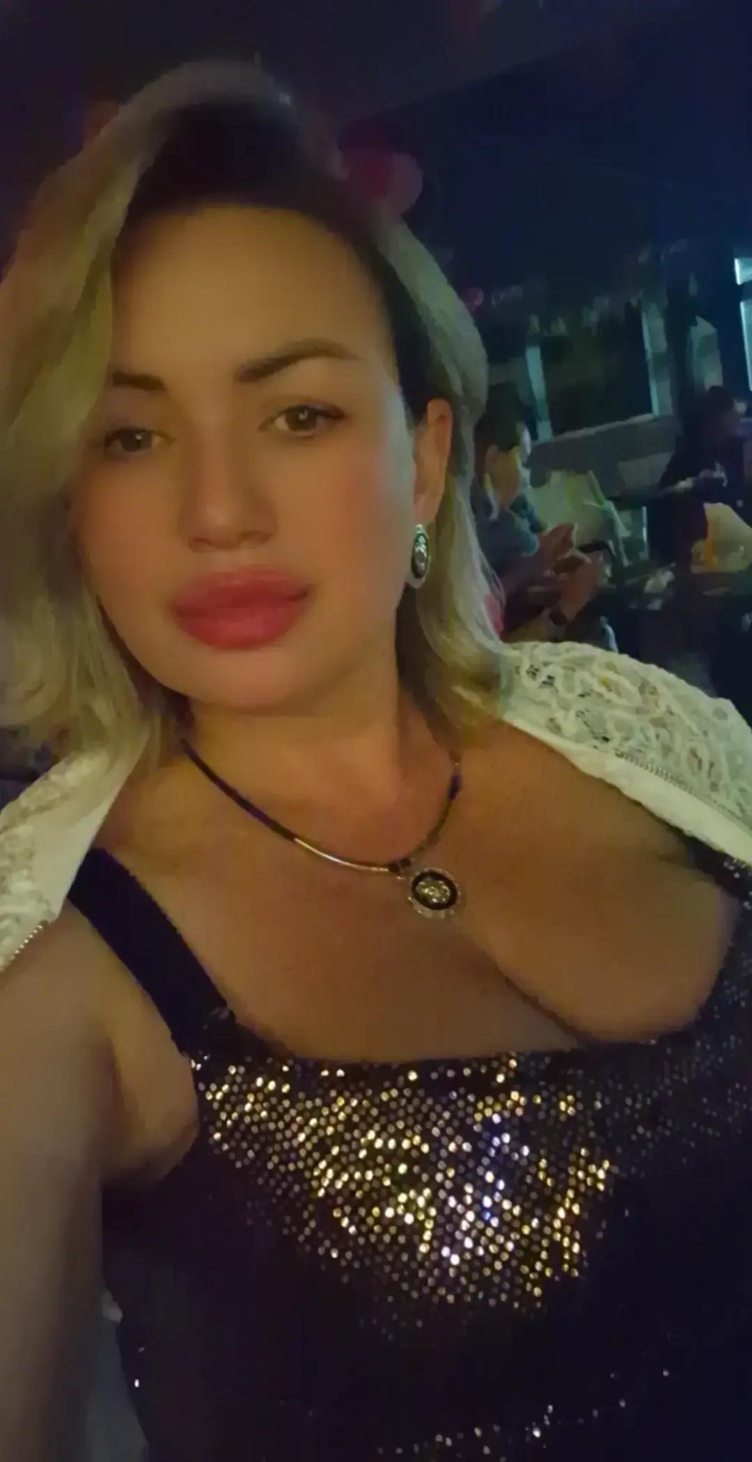 @Gorgeous woman💣