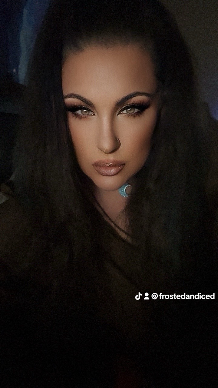 @🩸🧠❄️𝓕𝓻𝓸𝓼𝓽𝓮𝓭❄️🧠🩸