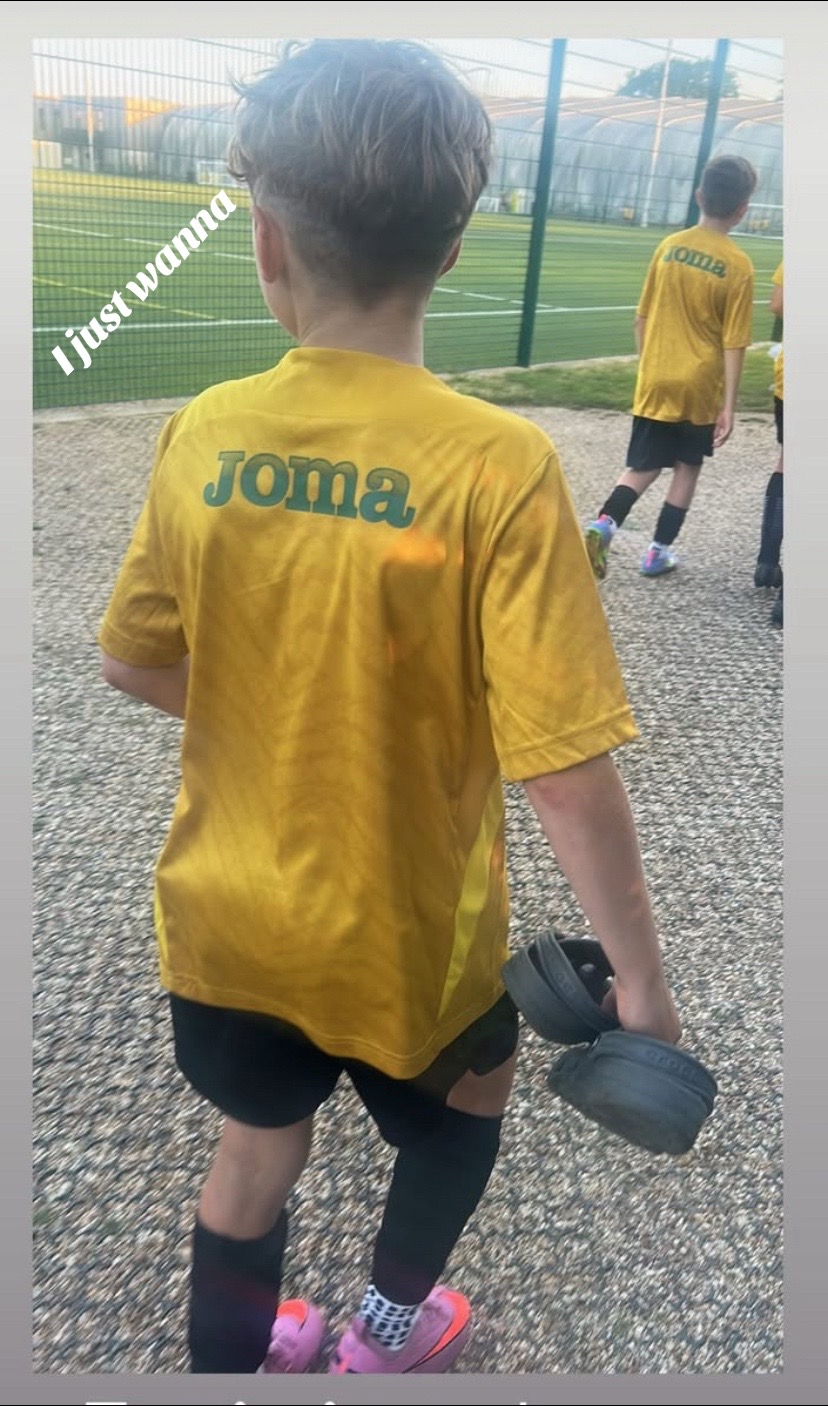 @Len✝️⚽️