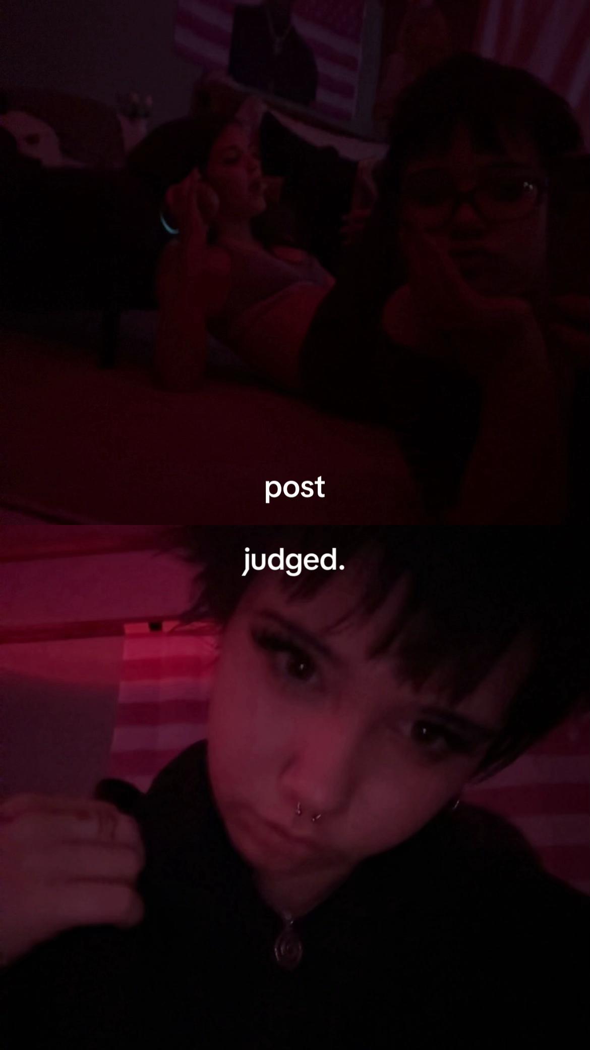 @Lilli🧟♀️