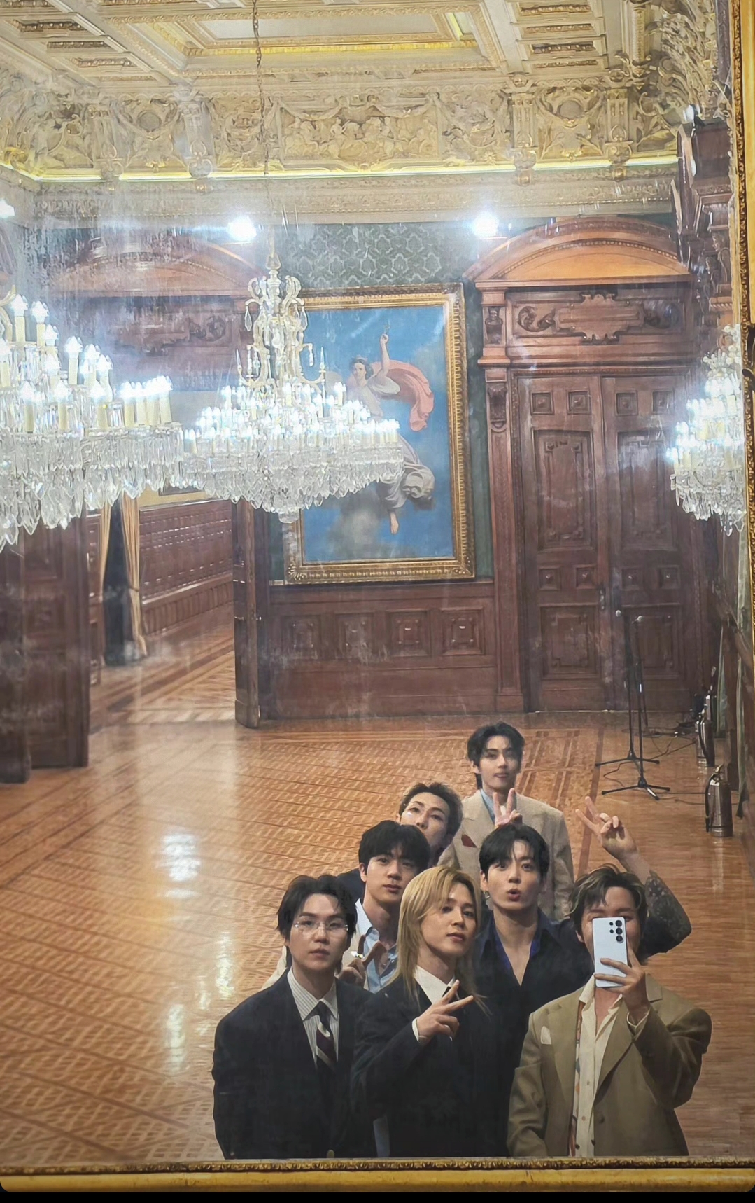 @iridescent⁷