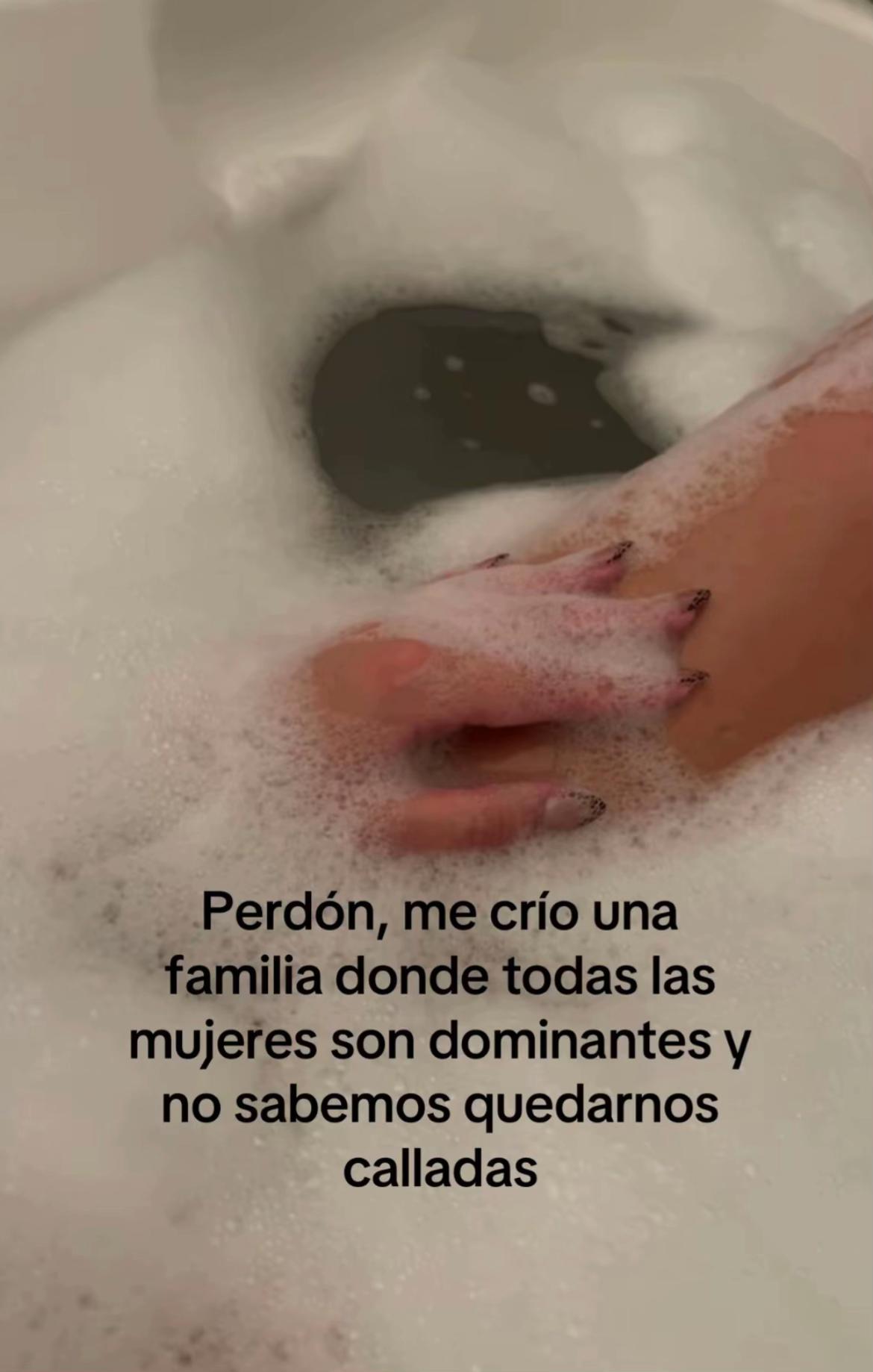 @anahiloor77
