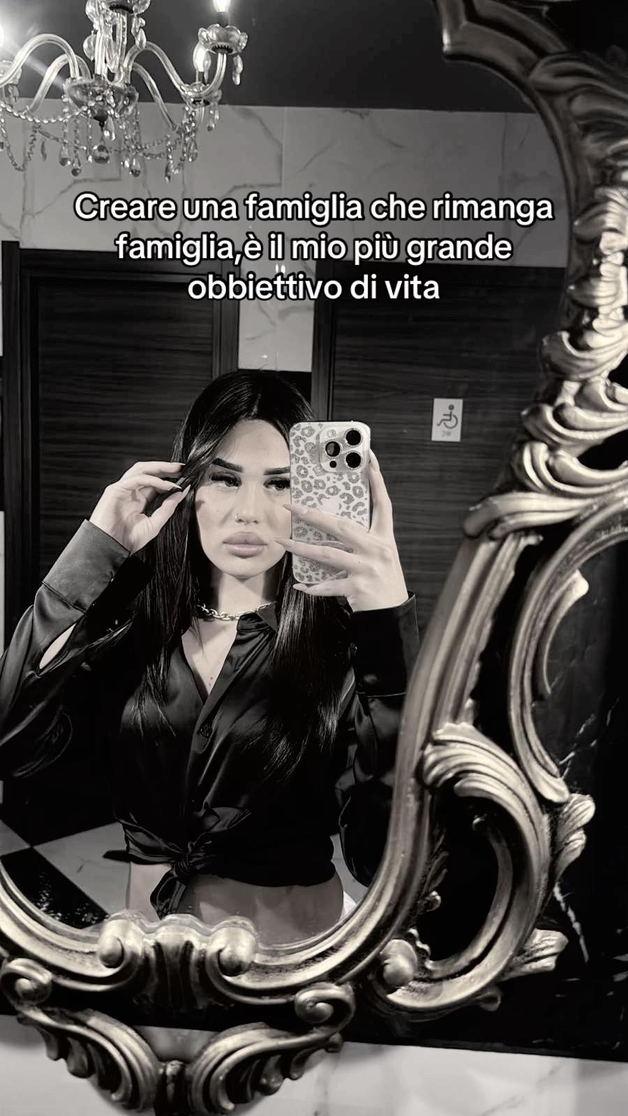 @🫦