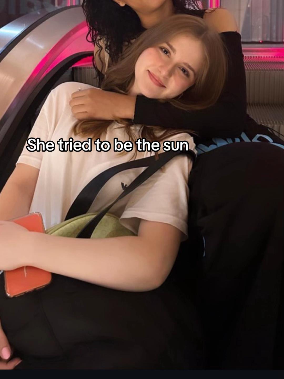 @𝐂𝐫𝐞𝐰𝐧𝐢𝐪𝐮𝐞 🫧