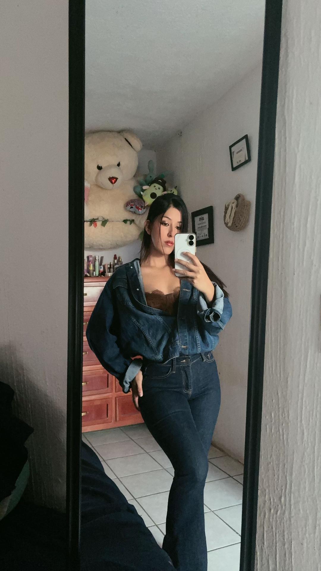 @NayeFL23