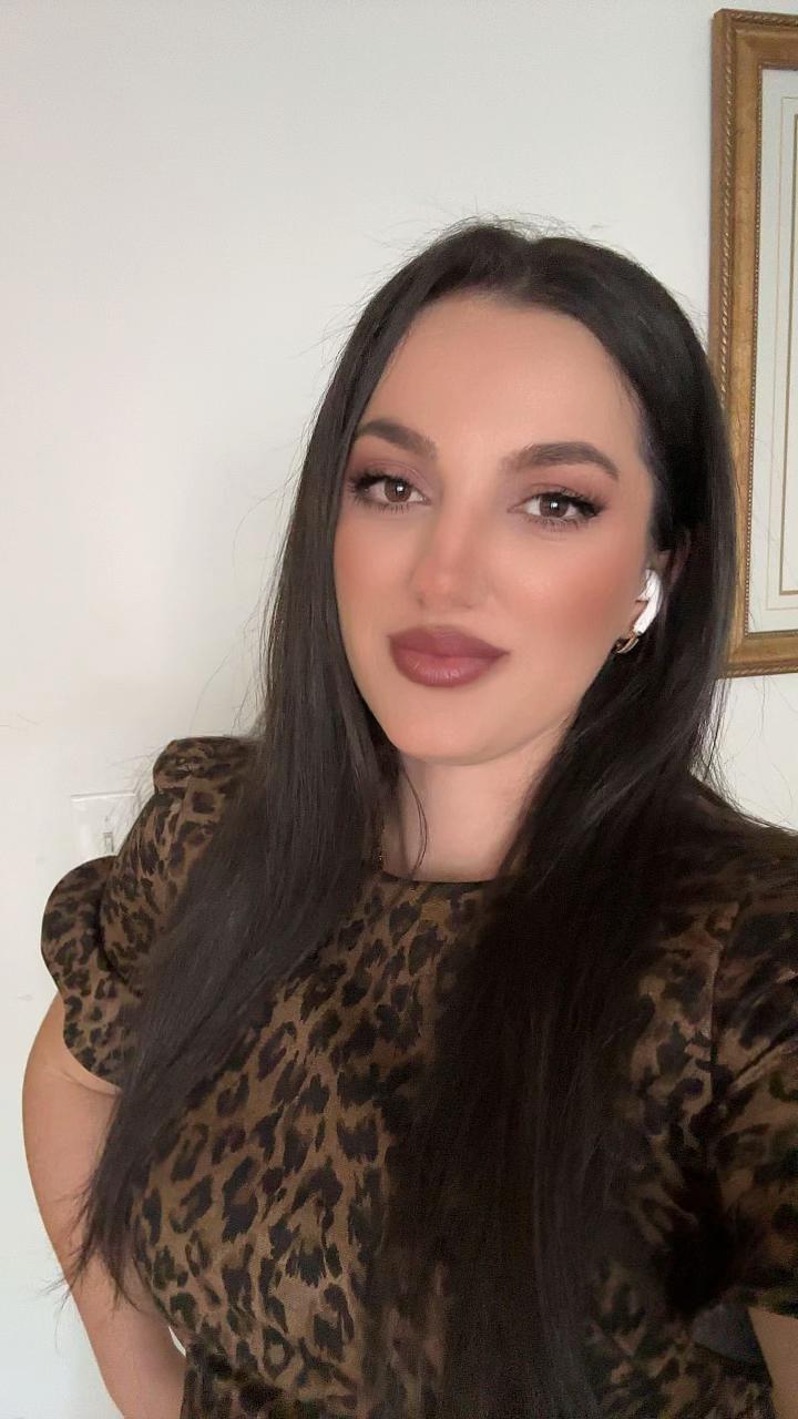 @🦅