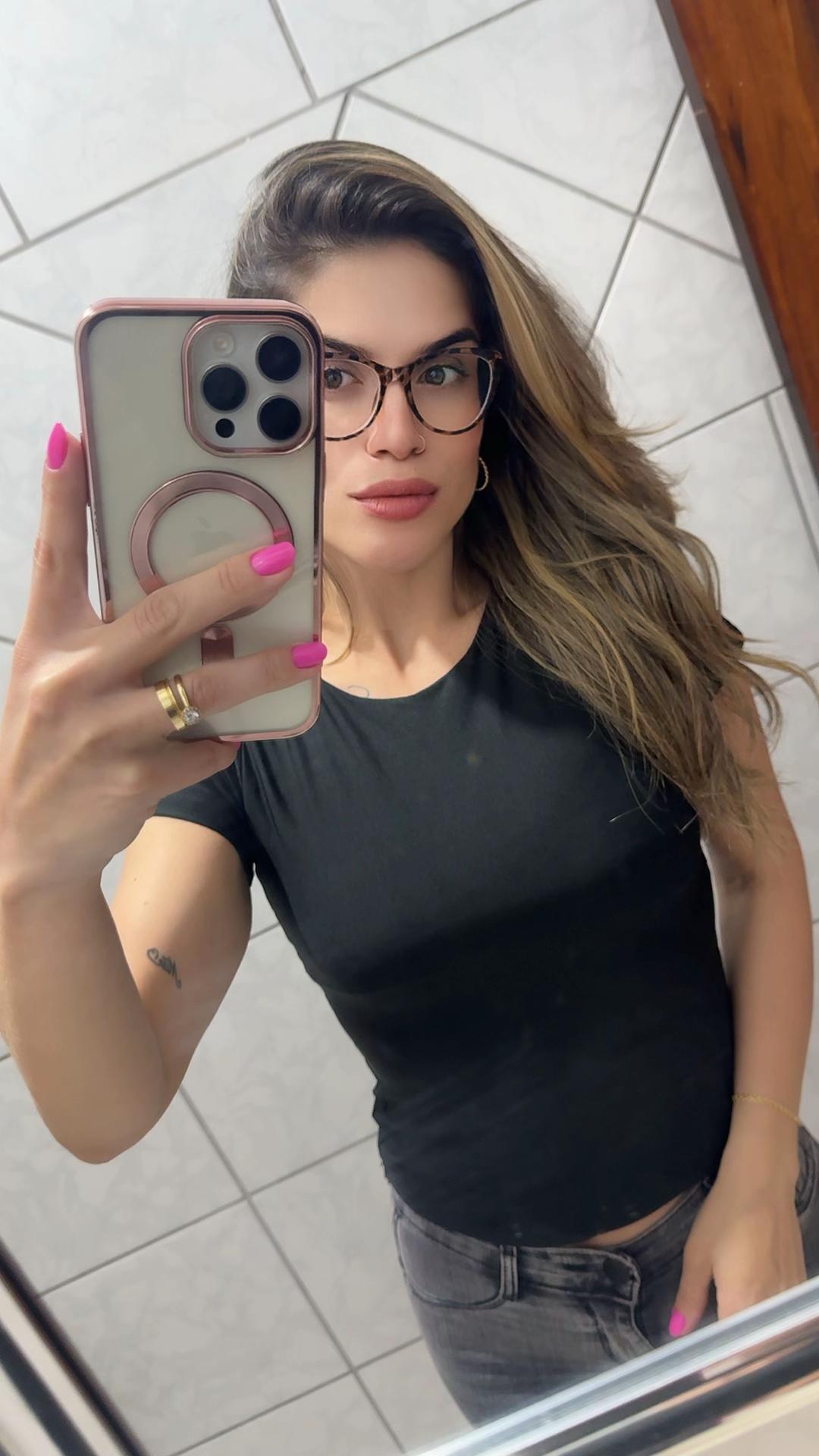 @Lari.
