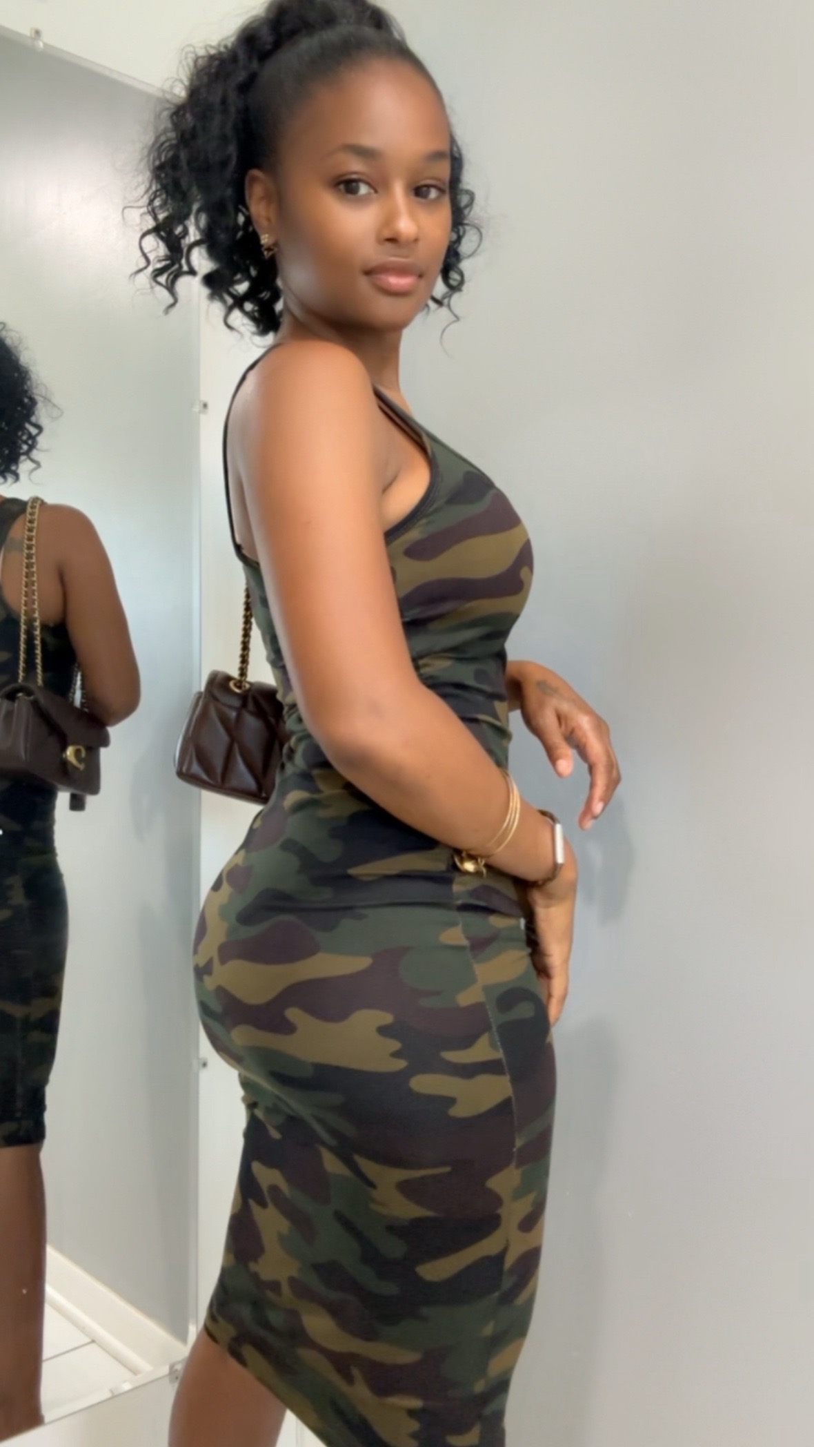 @_BigMoni
