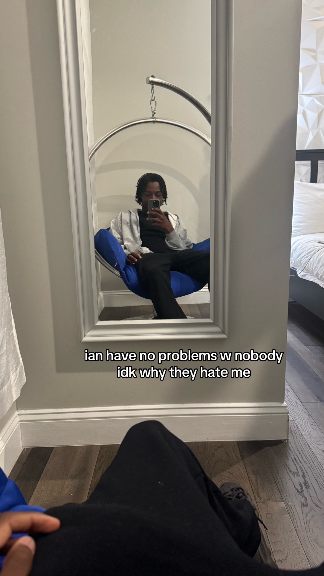 @️
