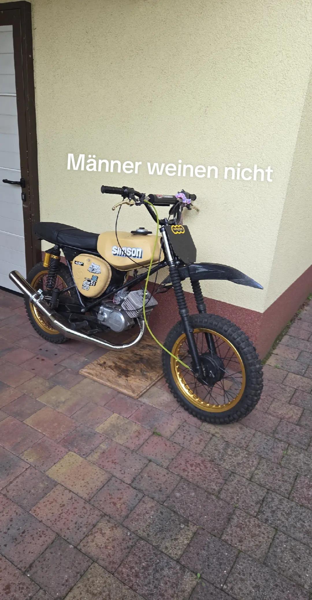 @mopedleon