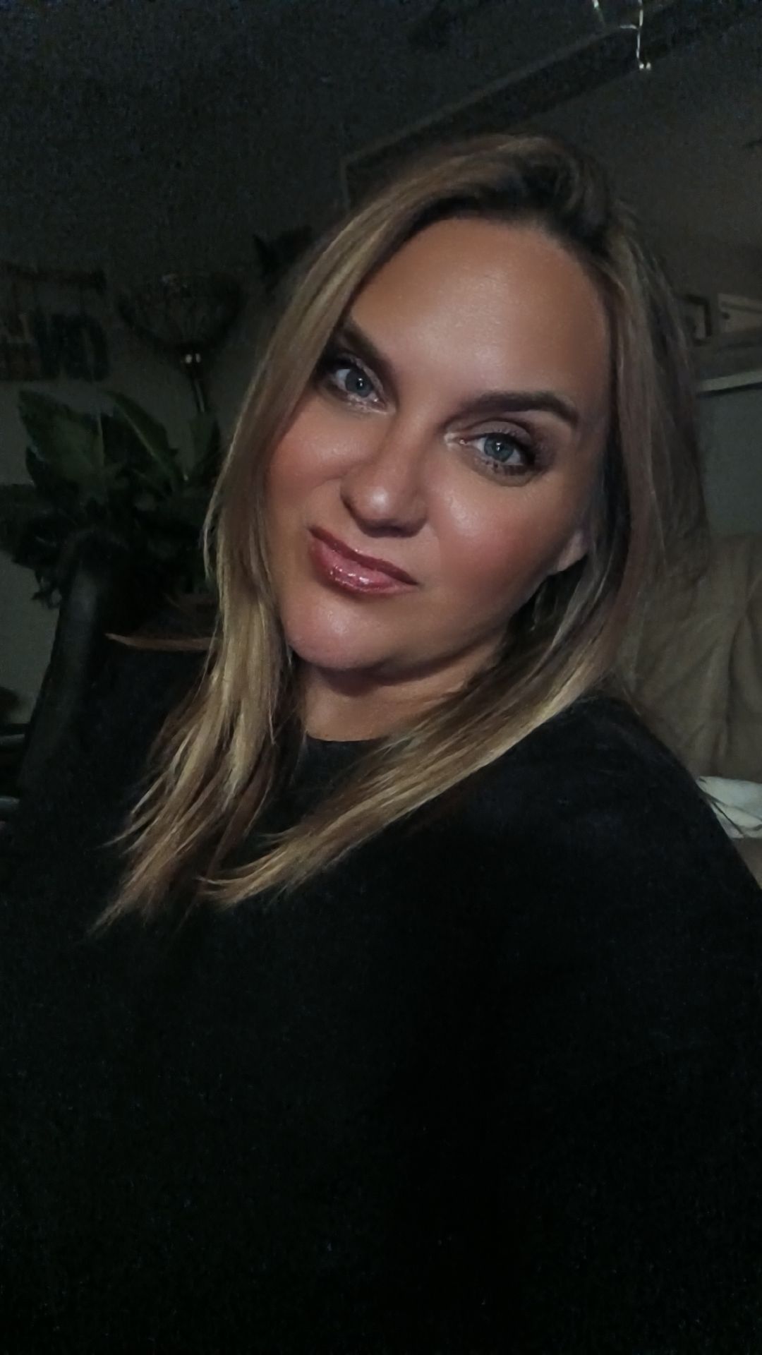 @AshleyChalet