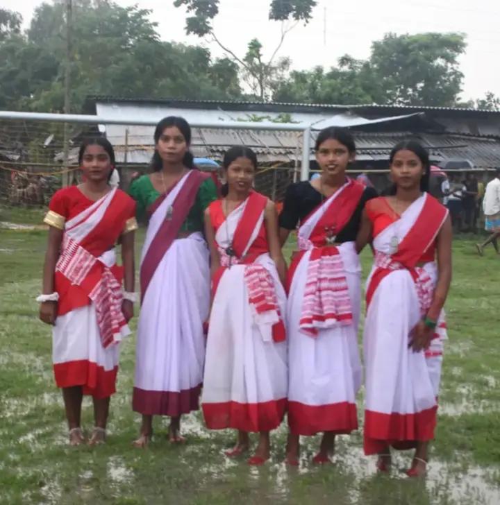 @আদিবাসী মেয়ে 😉🥰😛