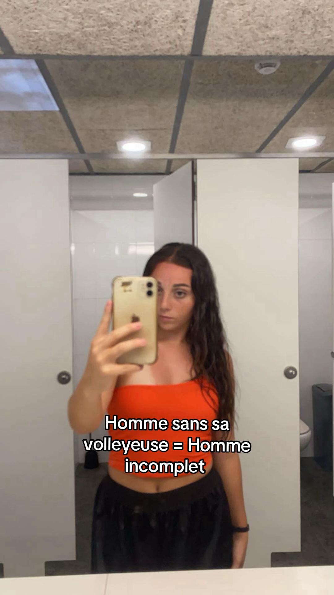 @Coralie05